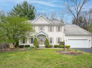 6 Hilltop Hollow Dr, Ballston Lake, NY 12019