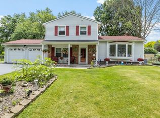 6193 Deerfield Dr, Farmington, NY 14425