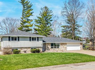 1835 Dexter St, New London, WI 54961