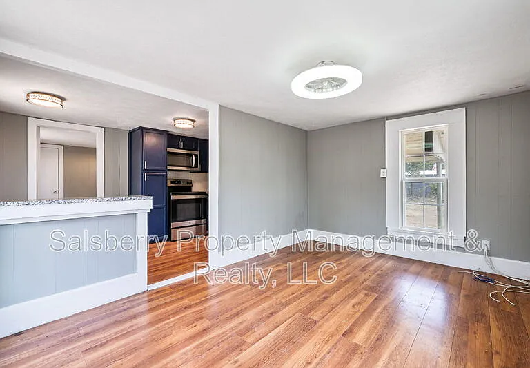 304 Bryan St #B — Photo 1