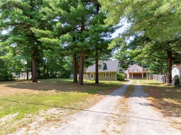 24007 Cemetery Rd, Felts Mills, NY 13638