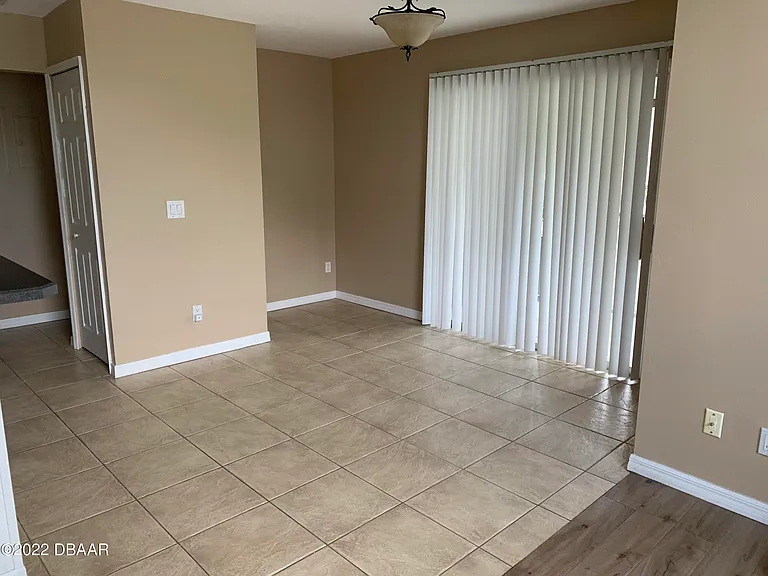 942 Bakewell Ct #202 — Photo 4