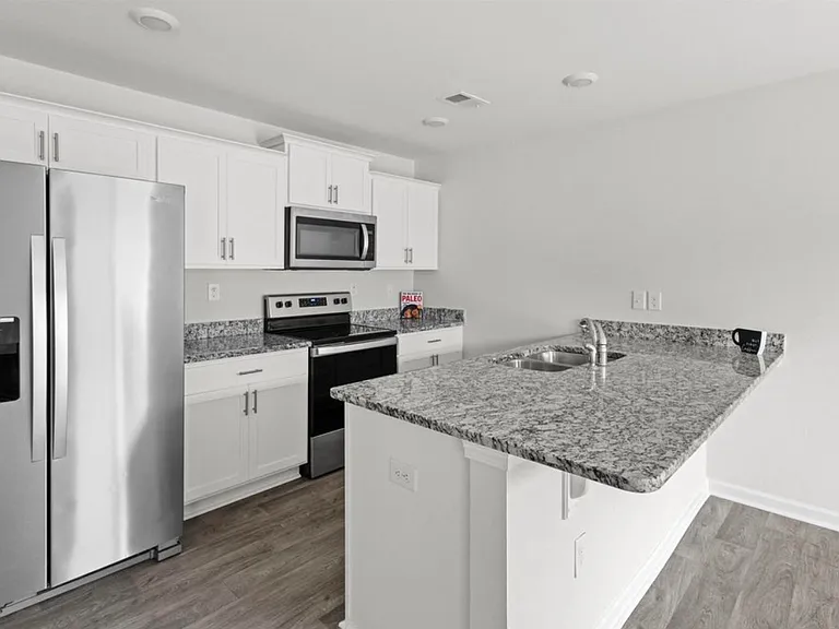 1228 N Norwhich Ln — Photo 2