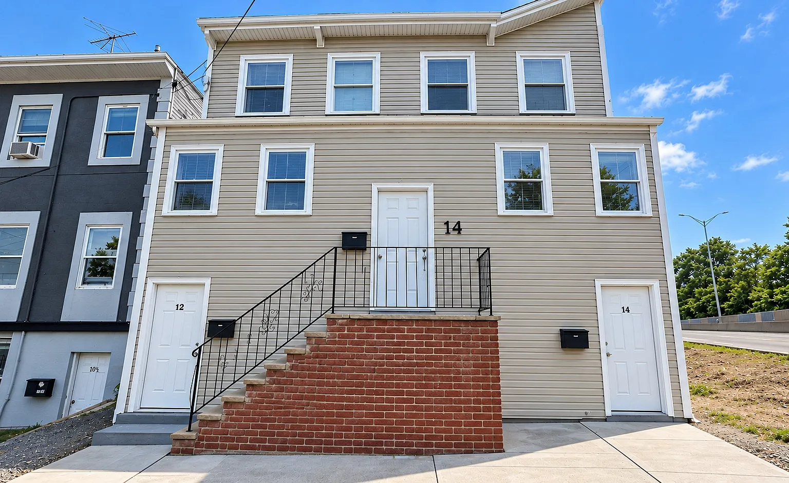 3 bed, 2000 sqft, $2,350 — Photo 1