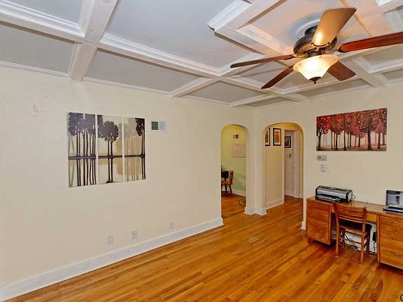 5th image of 23 Buell Ave
