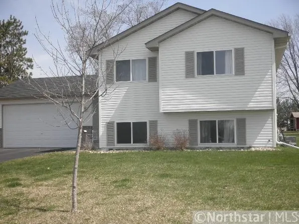 1115 4th Ave NE, Milaca, MN 56353