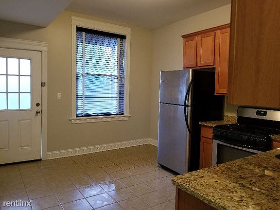 2nd image of 1262 W Carmen Ave #2