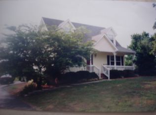 655 Greenfield Ln, Castalian Springs, TN 37031