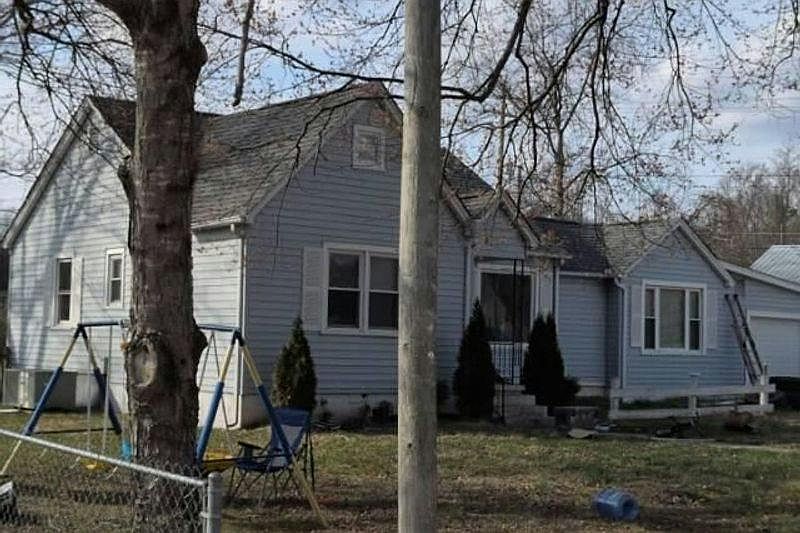 1st image of 100 Sutton Ave