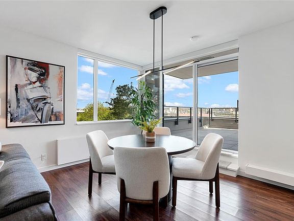 5th image of 369 Tyee Rd #201