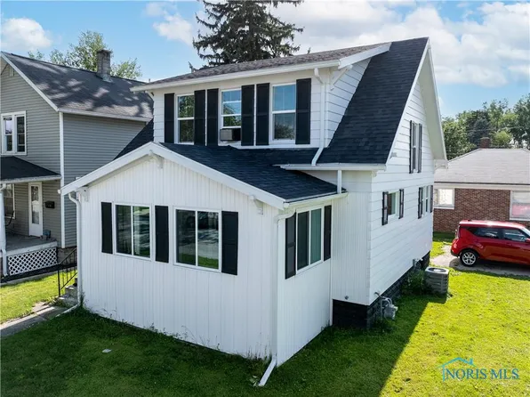 1130 Alger St, Fremont, OH 43420