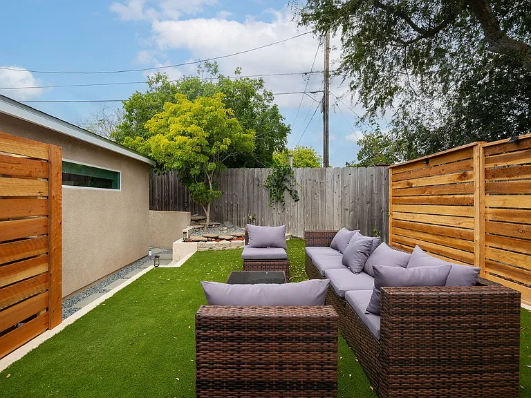 4241 Cartagena Dr — Photo 23