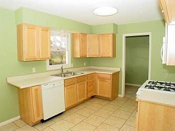 3rd image of 4984 Fifteen Mile Rd NE