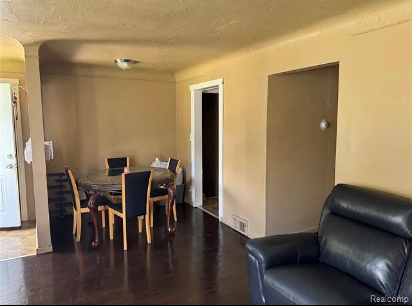 3 bed, 1014 sqft, $1,500 — Photo 3