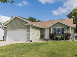 5406 Ruhd St SW, Cedar Rapids, IA 52404