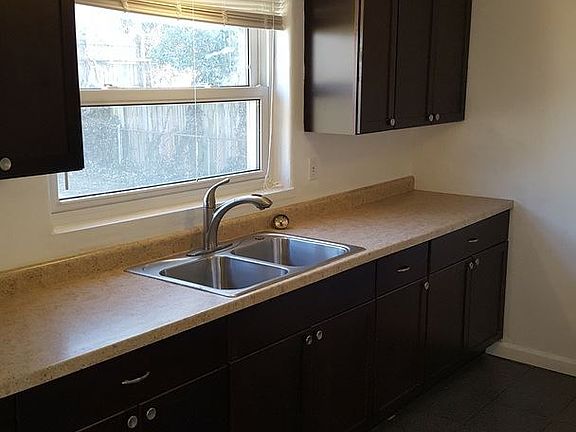 5th image of 1458 Kumler Ave
