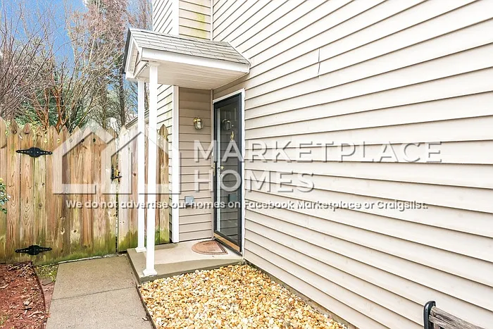 2733 Saint Charles Ln NW — Photo 3