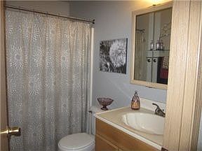 4th image of 1572 Lake Dr