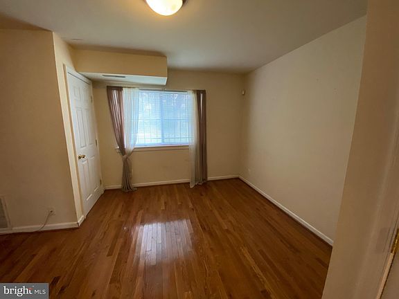 4th image of 7516 Hawthorne St APT 1