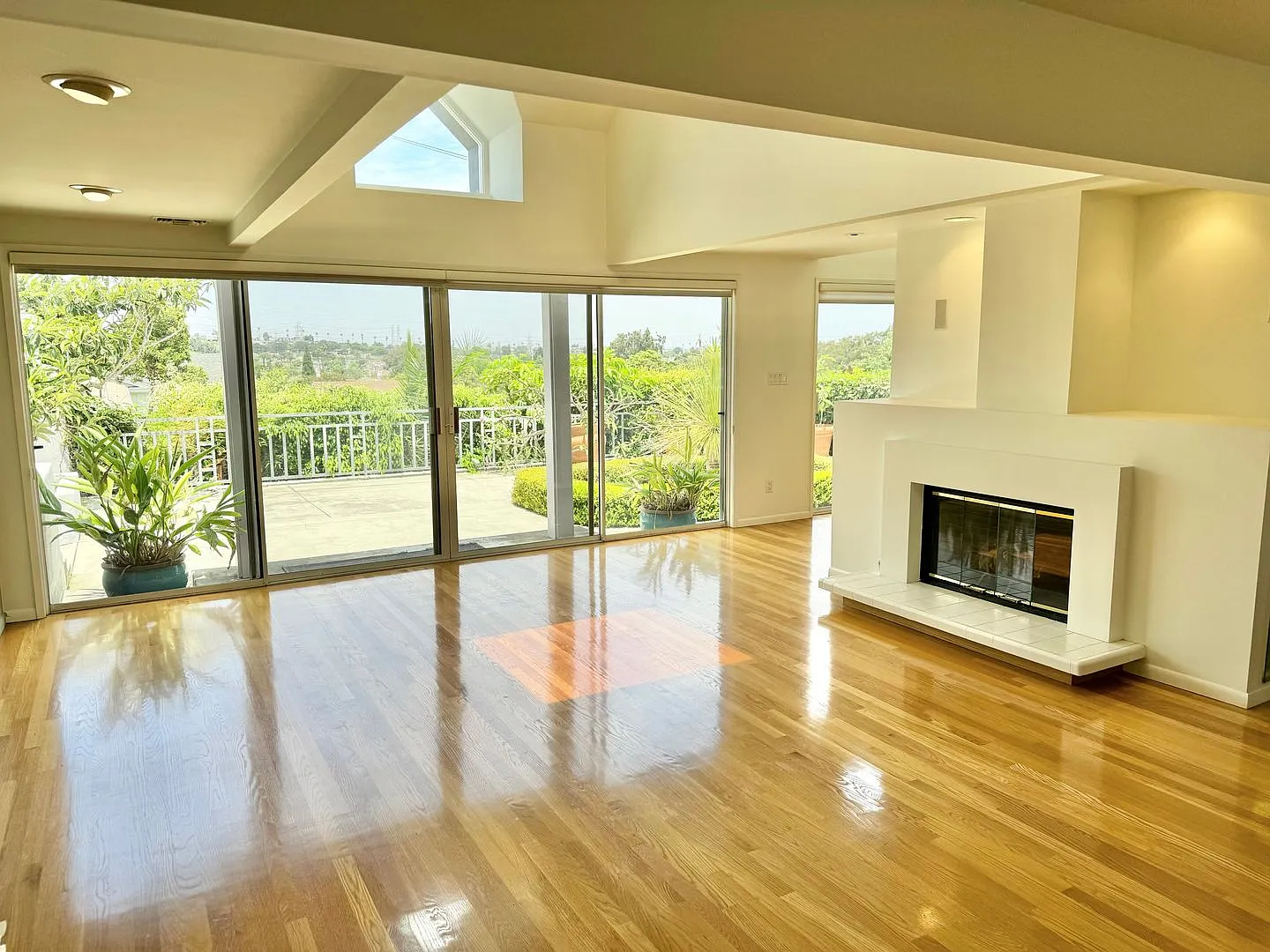 Stunning Views in highly desirable West Torrance — Photo 2
