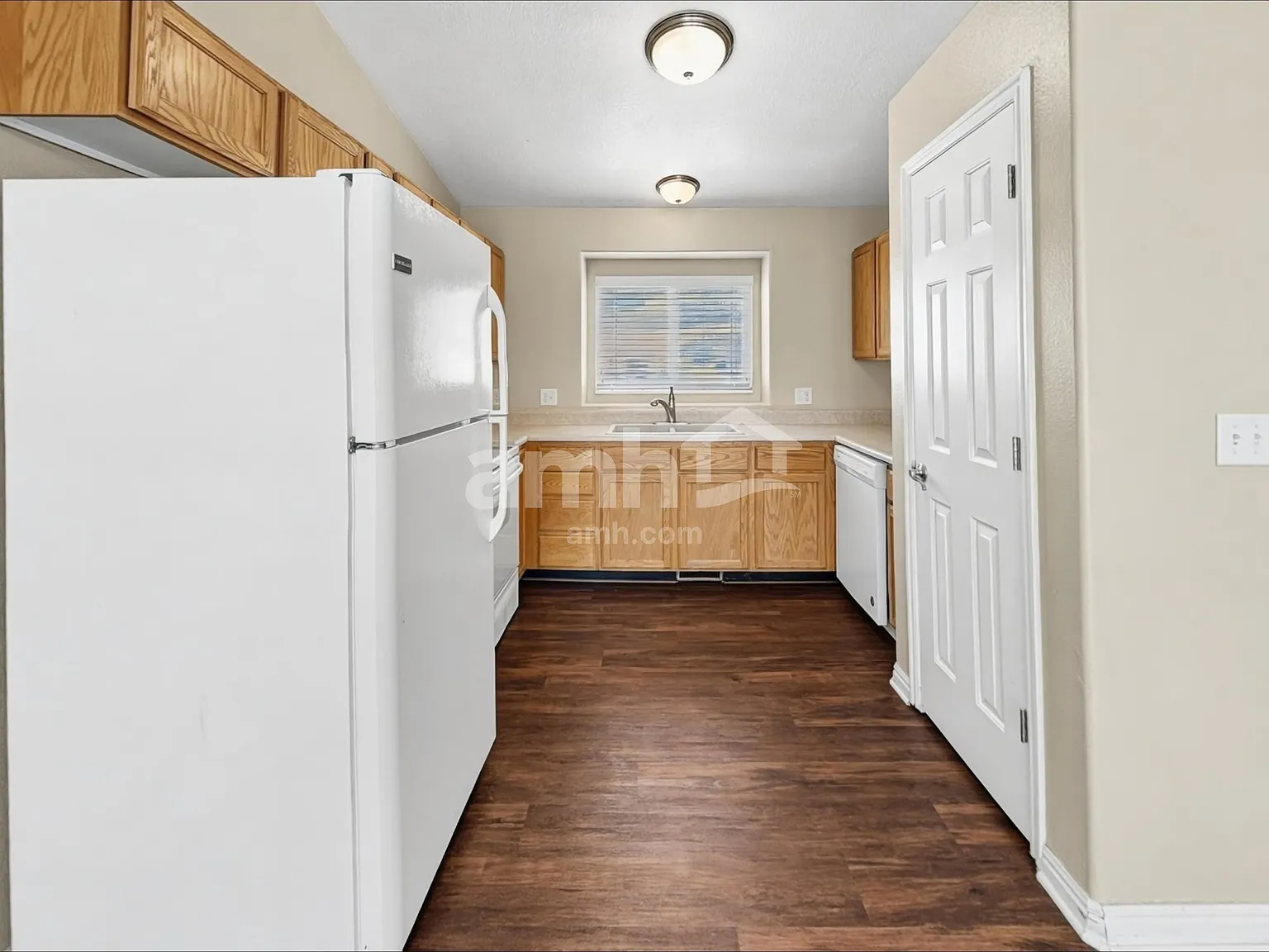 3 bed, 2.0 bath, 1513 sqft, $2,080 — Photo 3