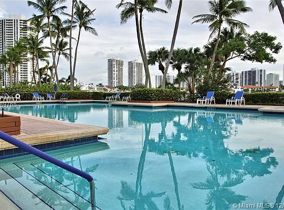 2nd image of 3610 Yacht Club Dr APT 615