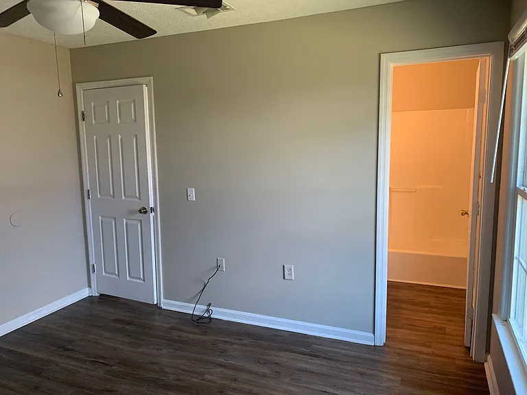 230 Lanier Dr — Photo 4