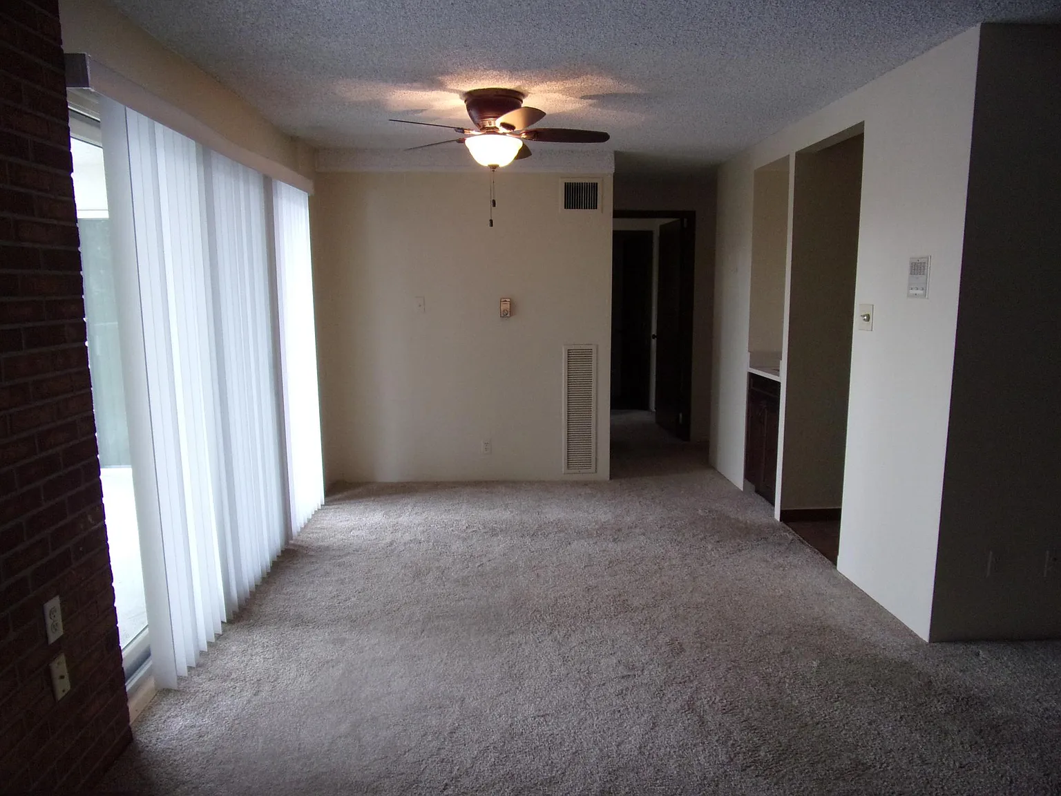 2 bed, 1080 sqft, $2,200 — Photo 4
