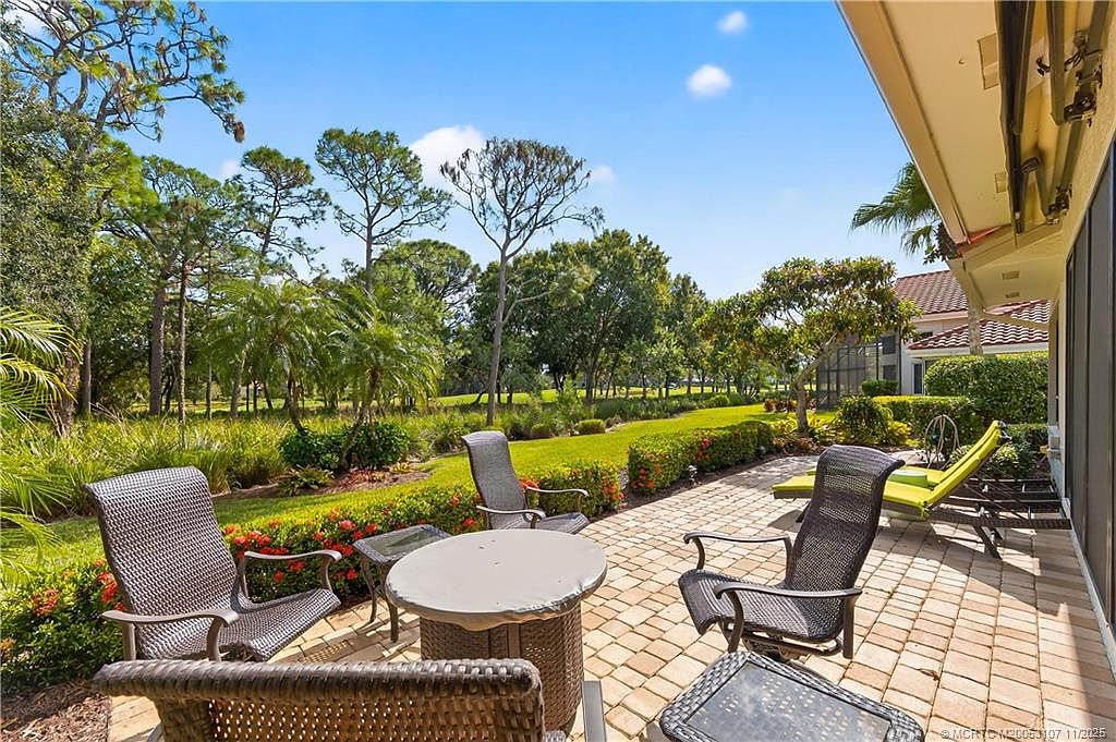 1596 NW Sweet Bay Cir