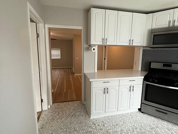 5th image of 4175 Myrtle Ave