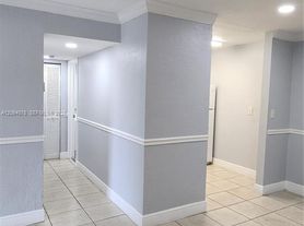 9405 SW 76th St, Miami, FL