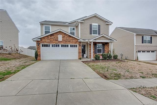 1st image of 1040 Sweetgum St