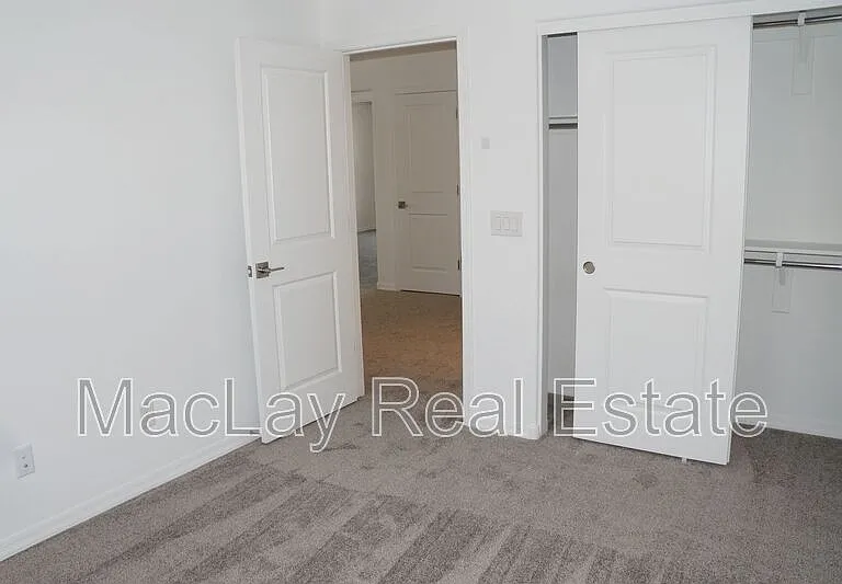 3809 N 100th Dr — Photo 20