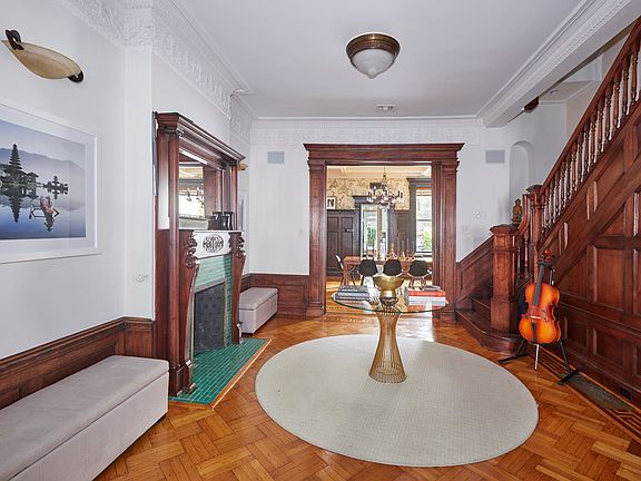 5th image of 548 4th St #1