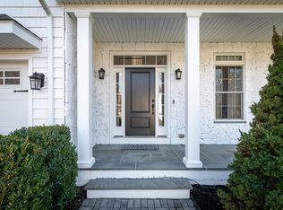 86 Chatham Rd, Fairfield, CT 06825