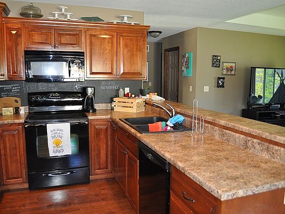 3rd image of 505 Pine Brooke Dr