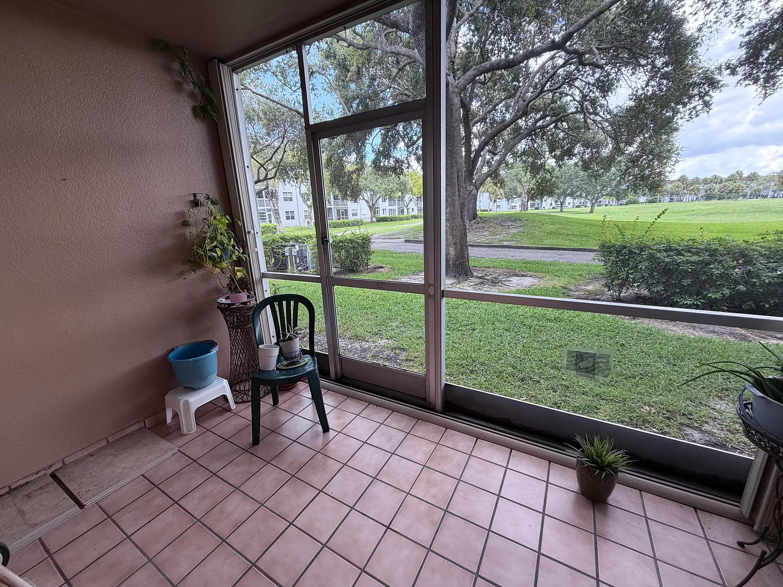 1 bed, 1.5 bath, 1045 sqft, $1,800 — Photo 1