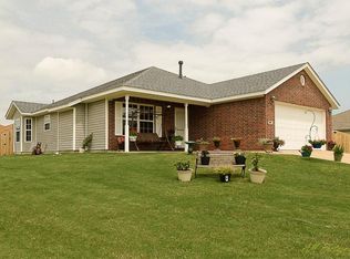 1353 Middlefork Rd, Elkins, AR 72727