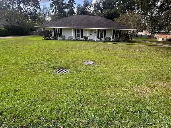 5805 Landmor Dr, Greenwell Springs, LA 70739