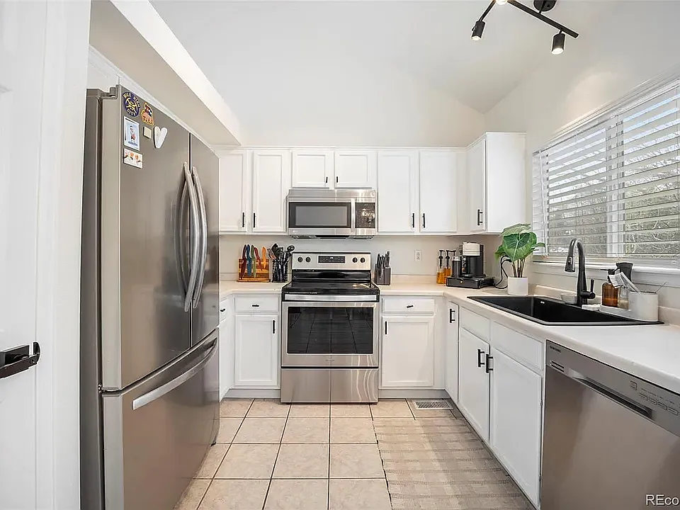 4 bed, 1861 sqft, $2,500 — Photo 4