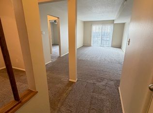 2616 S 70th St #43, Lincoln, NE 68506