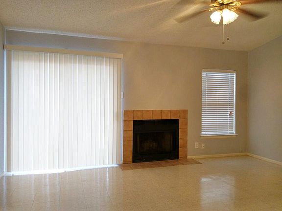 2nd image of 2527 Corian Glen Dr