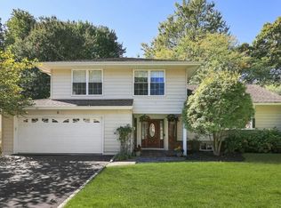 6 Robin Rd, Fanwood, NJ 07023