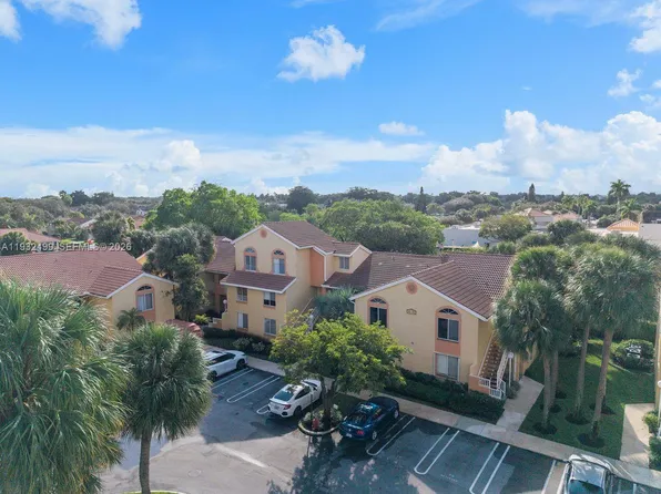 929 Coral Club Dr #929, Pompano Beach, FL 33071