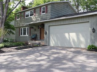 110 Fleetwood Ln, Minoa, NY 13116
