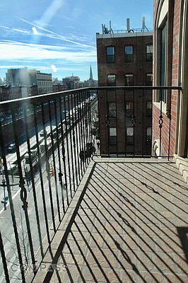 Rented by Compass | media 10