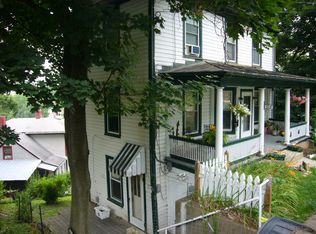 322 Winthrop St #B, Staunton, VA 24401