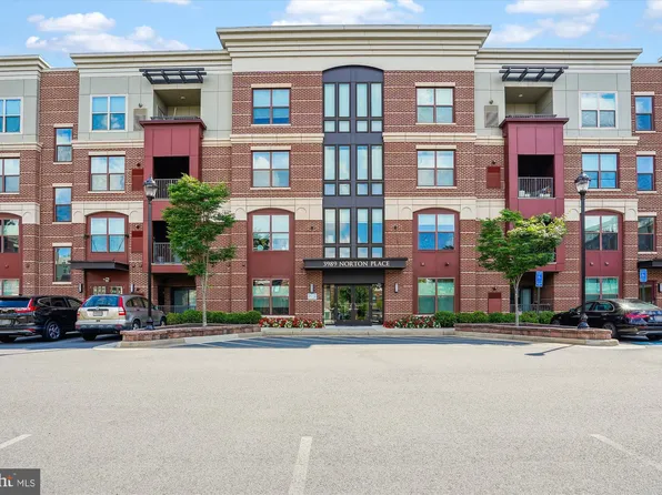 3989 Norton Pl Unit 202, Fairfax, VA 22030