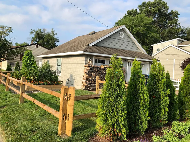 138 Cedar Ave — Photo 14
