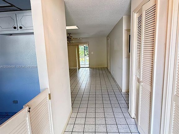 3rd image of 417 SW Natura Ave APT A